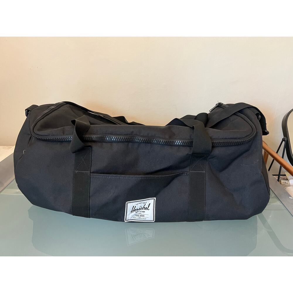 Herschel Sutton large black duffel bag weekender shoulder luggage carry on Gym